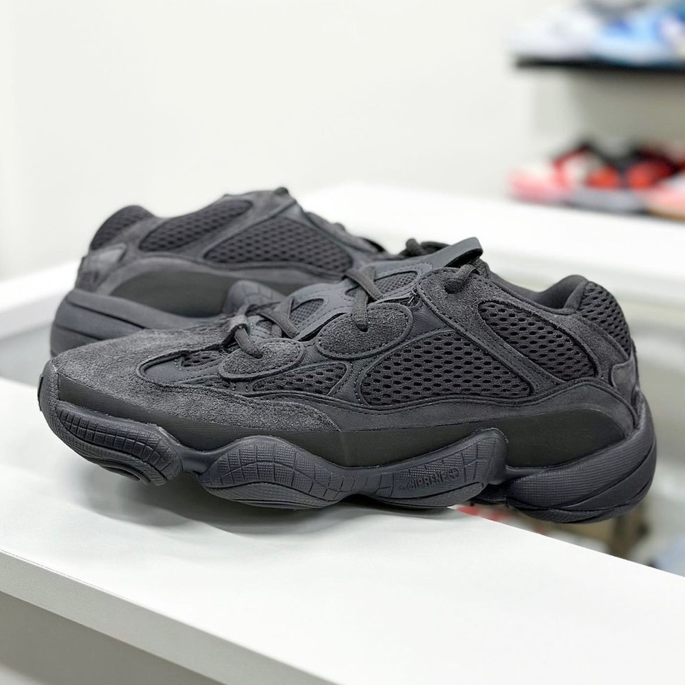 Yeezy 500 utility black. Deadstock